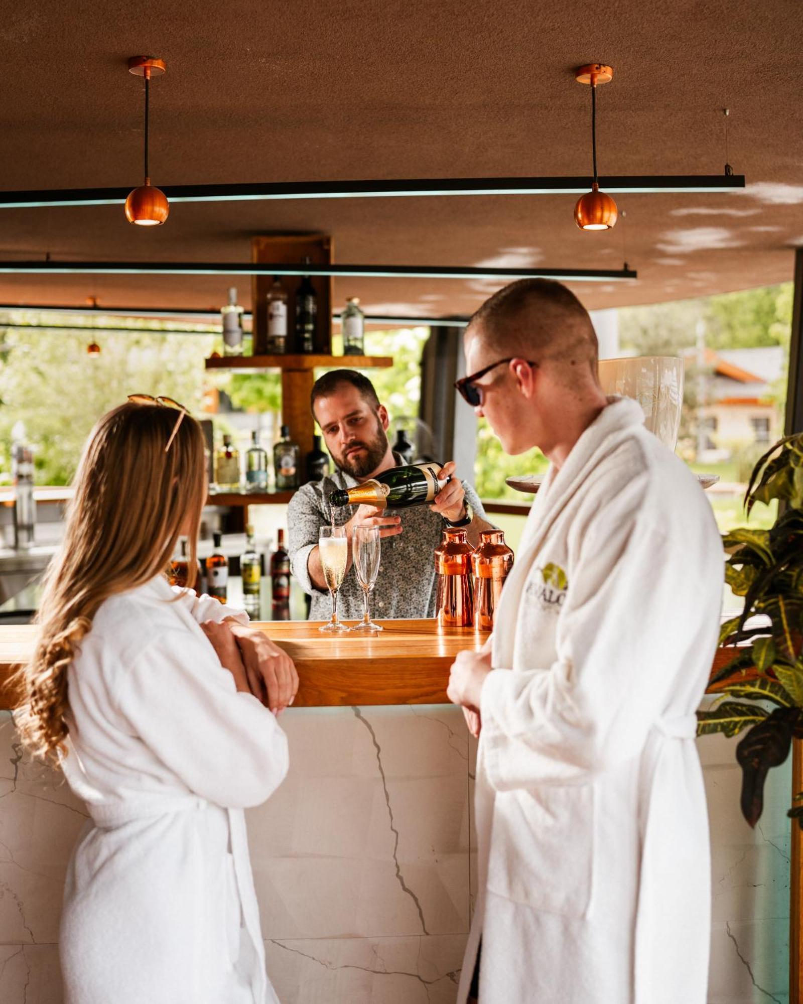 Avalon Resort & Spa ミシュコルツ エクステリア 写真